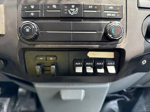 Used 2016 Ford F550 2WD Crew Cab Super Duty image 24