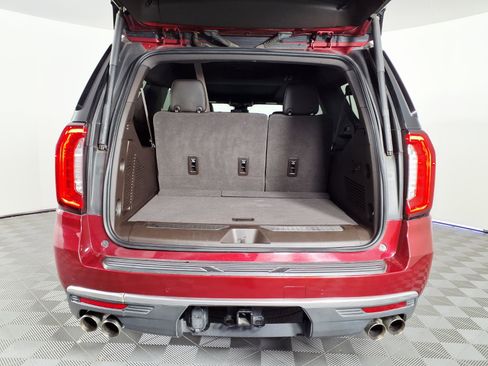 Used 2023 GMC Yukon XL Denali image 8
