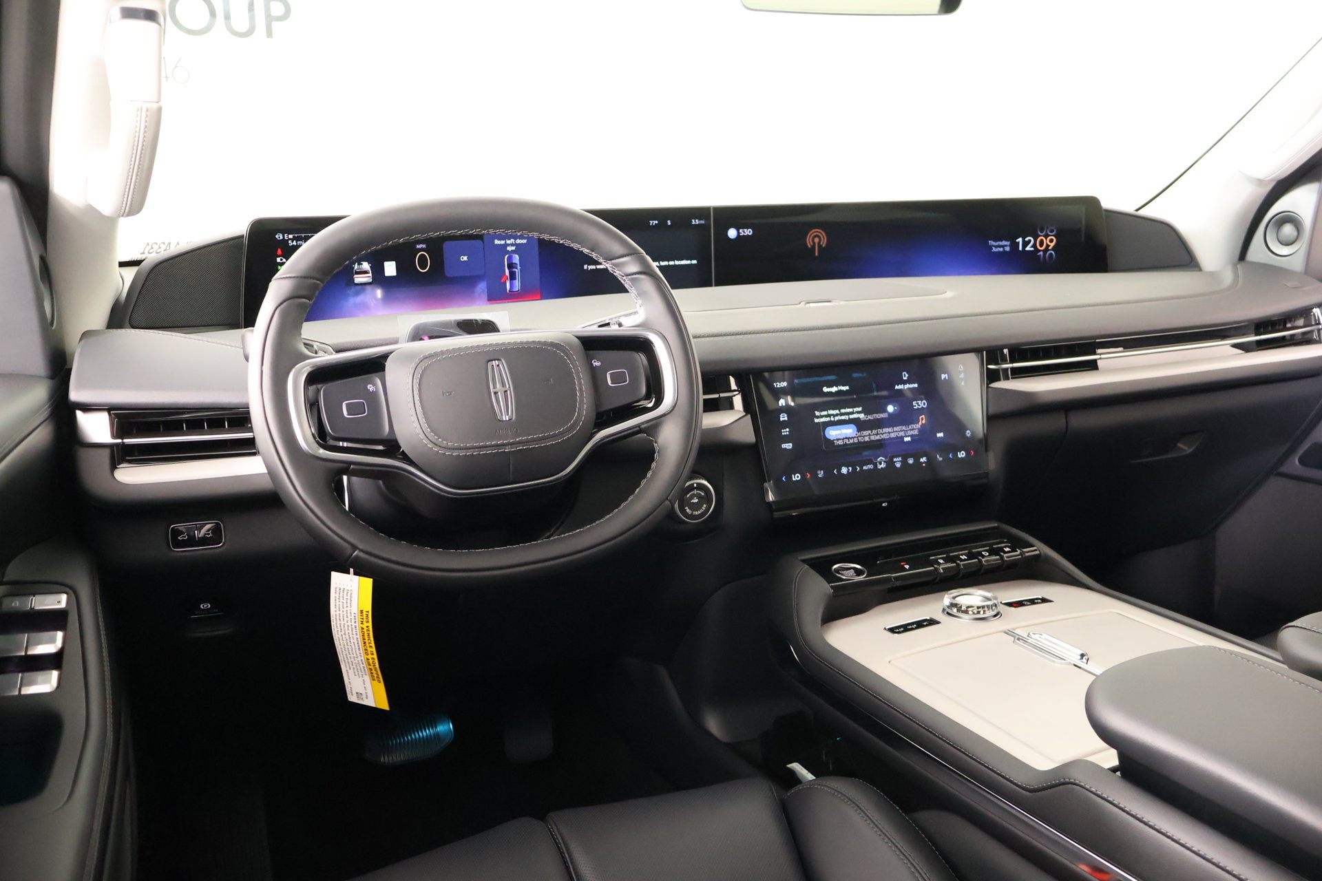 New 2026 Lincoln Navigator Premiere AWD/4WD image 2