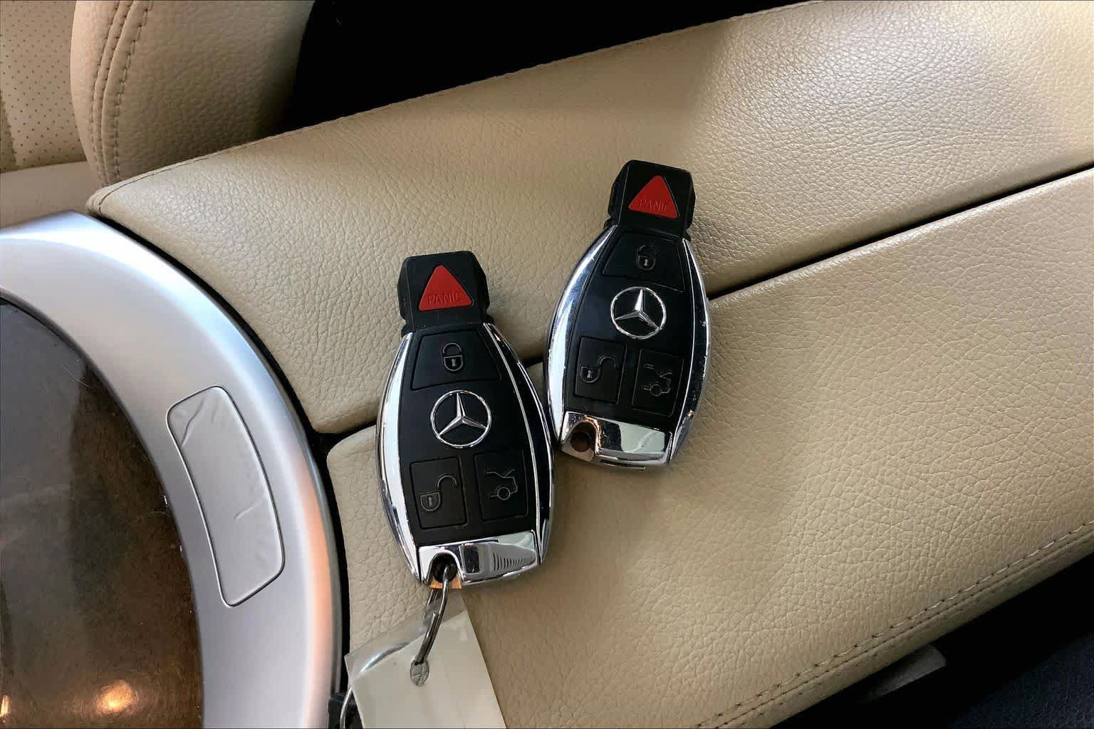 Used 2018 Mercedes-Benz C 300 4MATIC Sedan w/ Parking Assist Package image 14