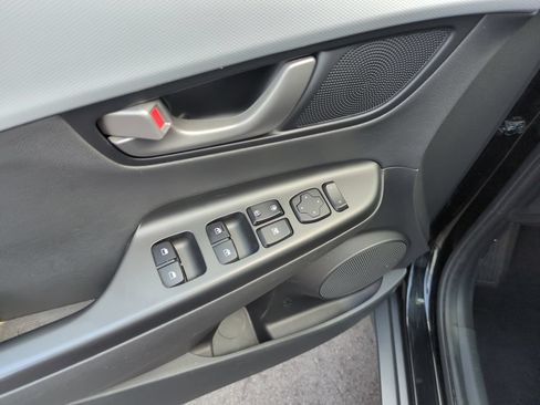 Used 2021 Hyundai Kona Limited w/ Cargo Package FWD image 19