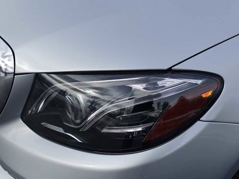 Used 2017 Mercedes-Benz E 400 4MATIC Wagon image 14