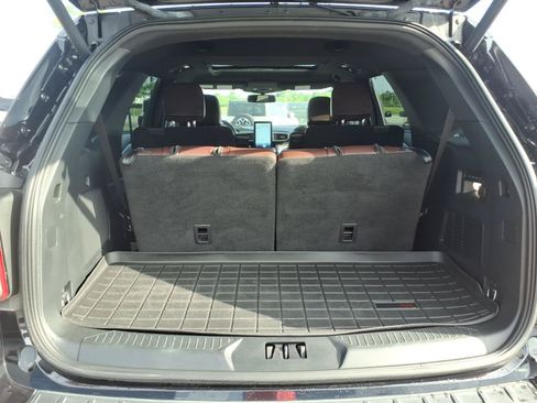 Certified 2023 Ford Explorer Platinum w/ Technology Package AWD/4WD image 17