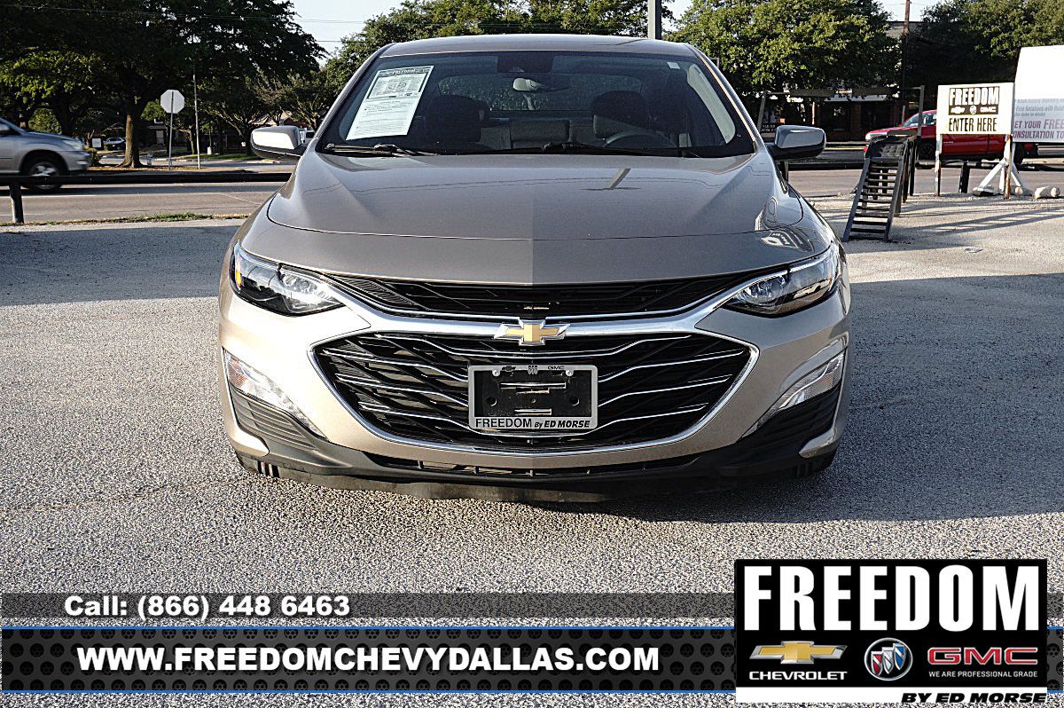 Certified 2025 Chevrolet Malibu LT FWD image 2