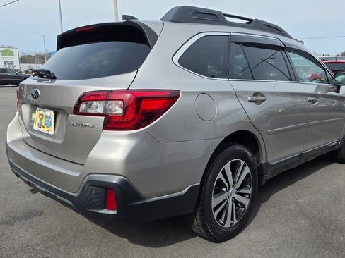 Used 2018 Subaru Outback 2.5i Limited image 5