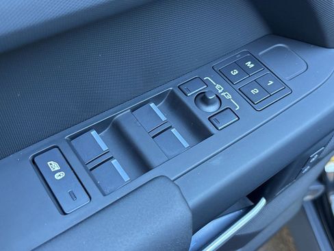 Certified 2025 Land Rover Defender 110 S image 13