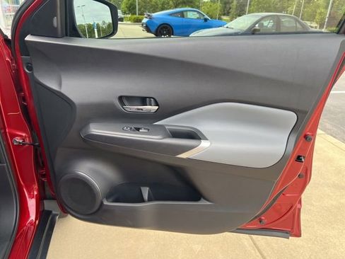 Used 2023 Nissan Kicks SR w/ SR Premium Package FWD image 21