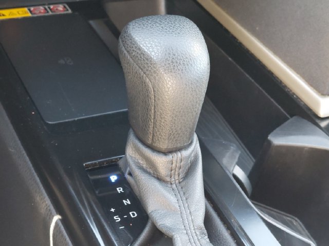 Used 2025 Toyota Camry LE FWD image 36
