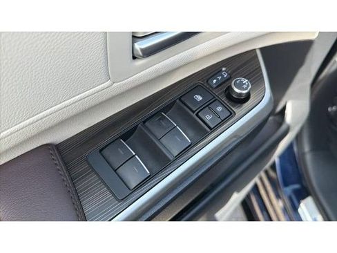 Certified 2024 Toyota Sienna Platinum FWD image 15