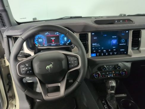 New 2025 Ford Bronco Outer Banks image 13