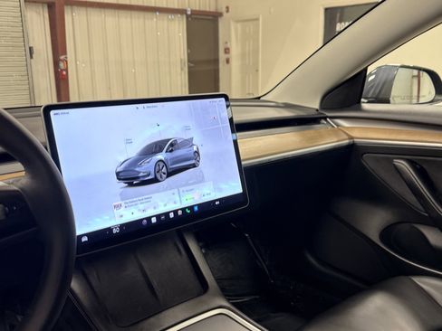 Used 2023 Tesla Model 3 Standard Range image 8