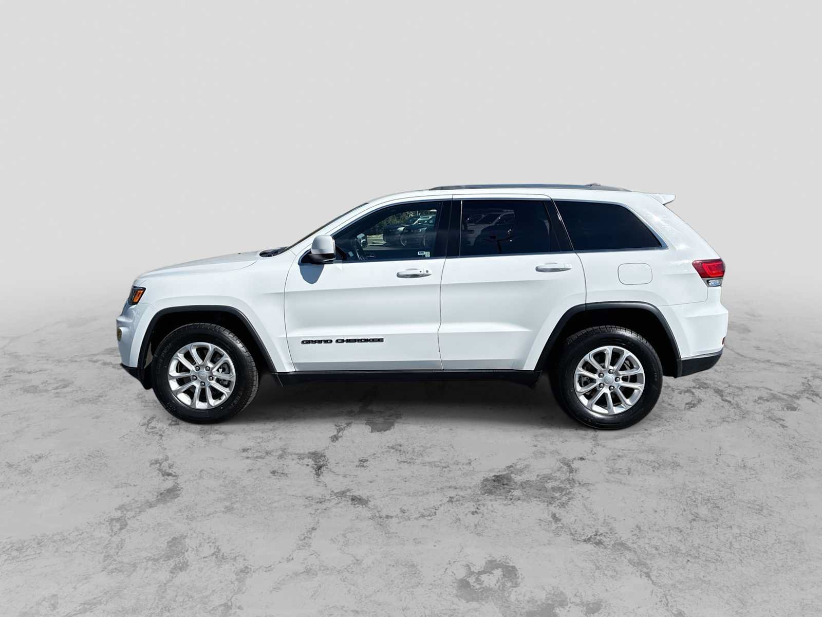 Used 2021 Jeep Grand Cherokee Laredo X AWD/4WD image 5