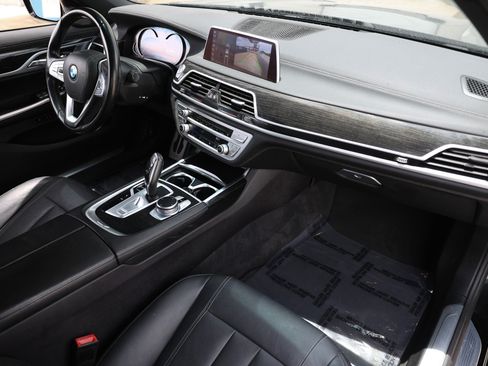 Used 2019 BMW 740i w/ M Sport Package RWD image 21