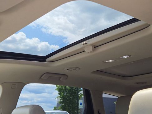 Used 2018 Buick Enclave Essence FWD image 28