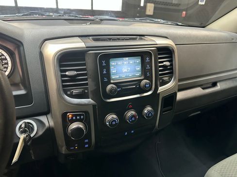 Used 2018 RAM 1500 Classic SLT image 14