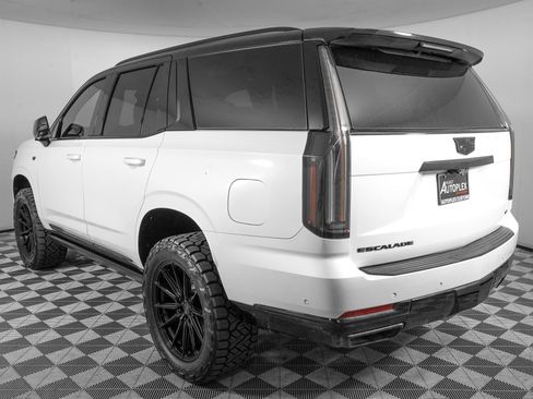Used 2025 Cadillac Escalade Sport Platinum w/ LPO, ONYX Package AWD/4WD image 7