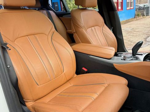 Used 2017 BMW 540i xDrive image 12