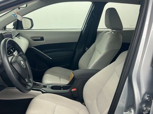 Used 2023 Toyota Corolla Cross L image 7