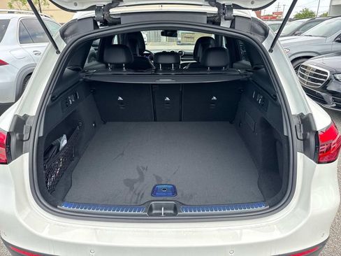 Used 2025 Mercedes-Benz GLC 300 4MATIC image 5