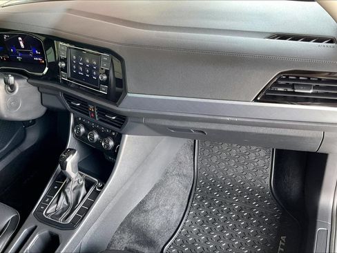 Used 2024 Volkswagen Jetta SE FWD image 22