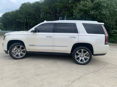 Used 2015 Cadillac Escalade Premium RWD image 14