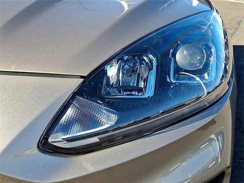 Certified 2020 Ford Escape SE image 9