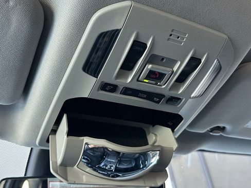 Used 2021 Toyota Highlander XLE image 52