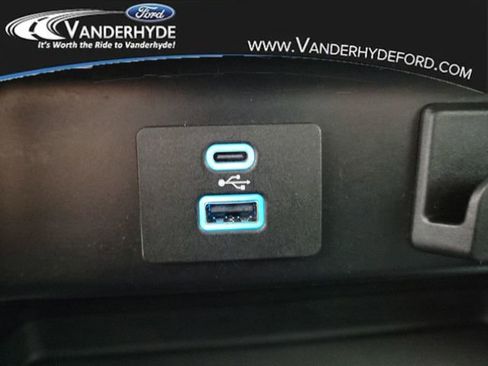 Used 2023 Ford F150 XLT image 32