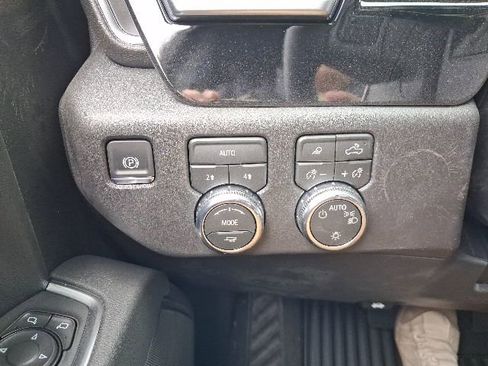 New 2026 GMC Sierra 1500 SLE w/ Preferred Package AWD/4WD image 18