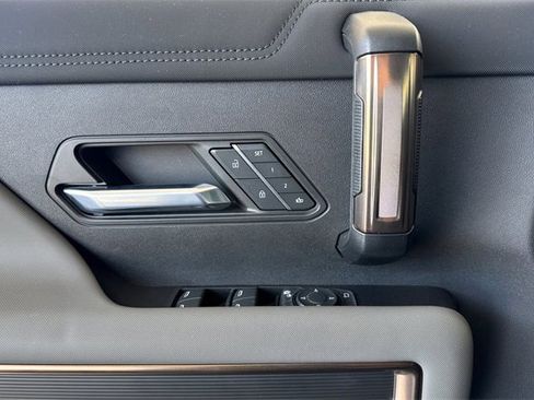 Used 2024 GMC Hummer EV 2X w/ Extreme Off-Road Package image 11