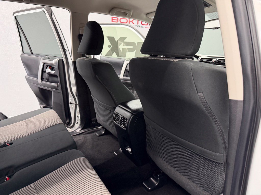 Used 2024 Toyota 4Runner SR5 AWD/4WD image 43