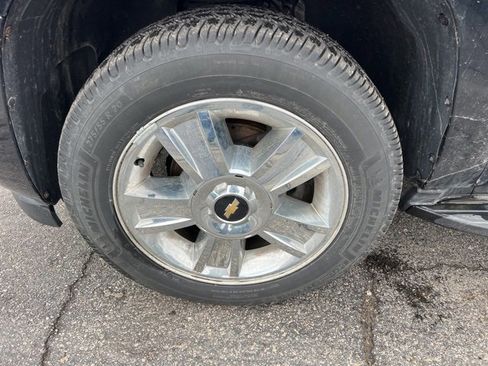 Used 2010 Chevrolet Tahoe LTZ image 9