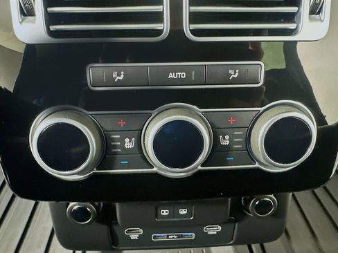 Used 2017 Land Rover Range Rover Long Wheelbase Supercharged image 37
