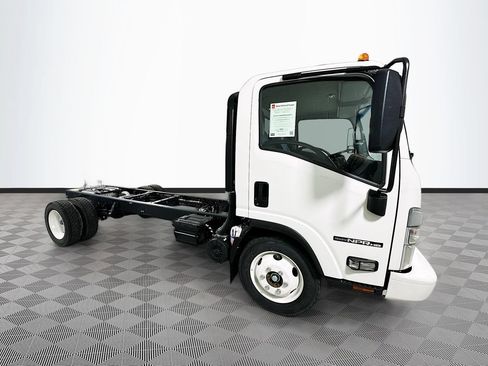 New 2026 Isuzu NPR RWD image 3