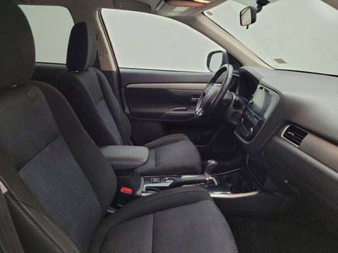Used 2018 Mitsubishi Outlander SE FWD image 21