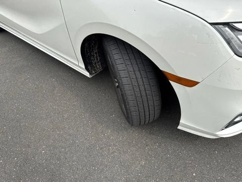 Used 2019 Honda Odyssey Touring image 2
