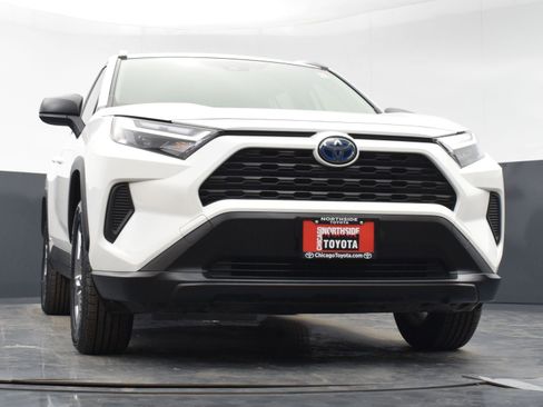 Used 2023 Toyota RAV4 LE image 28