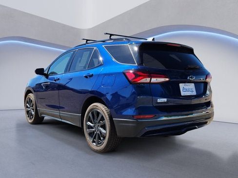 Used 2022 Chevrolet Equinox RS image 3