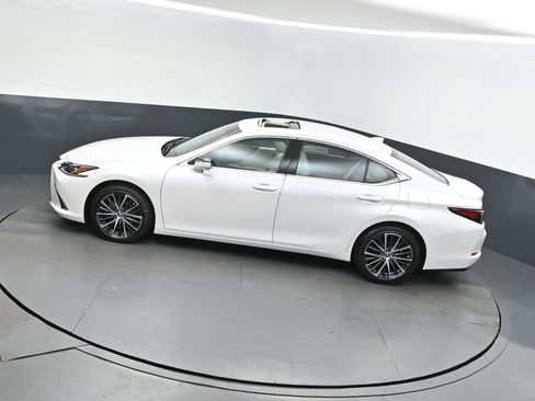 New 2025 Lexus ES 350 w/ Premium Package image 32