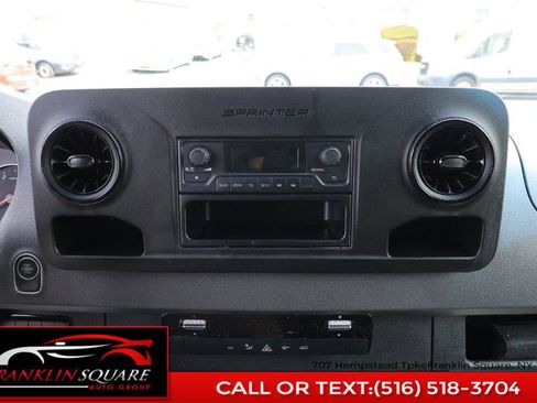 Used 2024 Mercedes-Benz Sprinter 2500 image 34