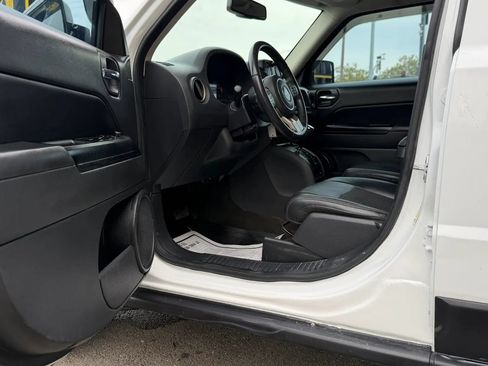 Used 2017 Jeep Patriot 75th Anniversary w/ Power Value Group FWD image 9