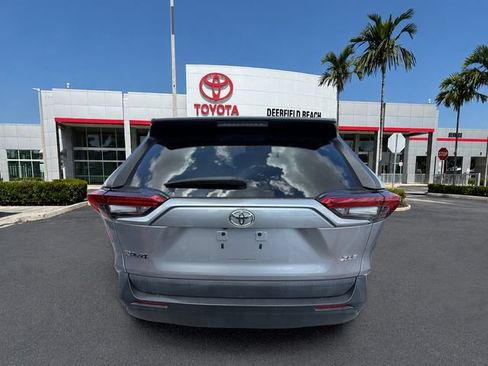 Used 2021 Toyota RAV4 XLE w/ Convenience Package FWD image 7