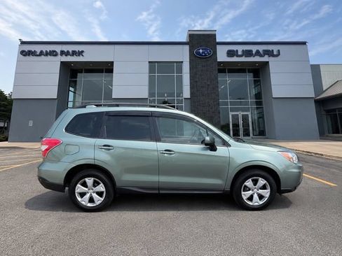 Used 2016 Subaru Forester 2.5i Premium w/ All-Weather Package AWD/4WD image 4