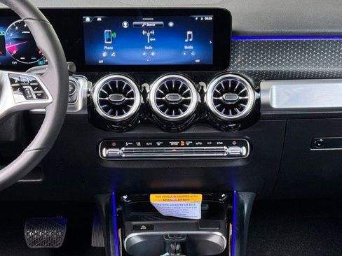 Certified 2024 Mercedes-Benz GLB 250 4MATIC image 15