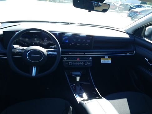 New 2026 Hyundai Tucson SE FWD image 18