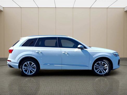 Used 2025 Audi Q7 3.0T Premium Plus image 22