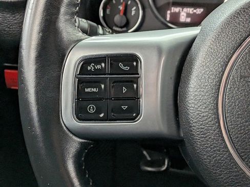 Used 2016 Jeep Wrangler Unlimited Rubicon image 40