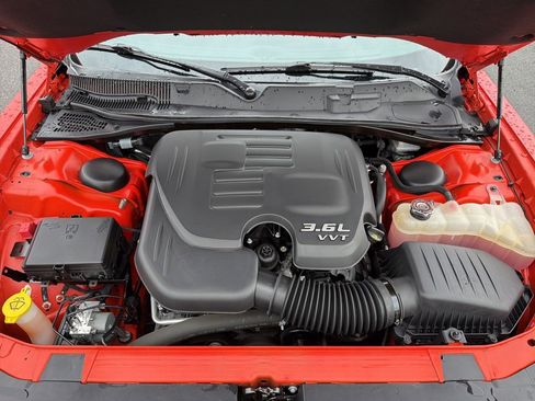 Used 2020 Dodge Challenger SXT image 9