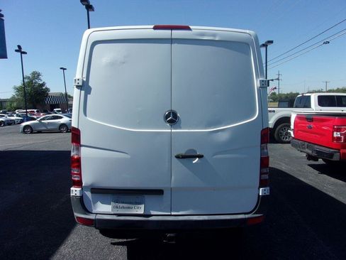 Used 2016 Mercedes-Benz Sprinter 2500 image 4