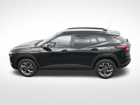 Used 2024 Chevrolet Trax LT FWD image 29